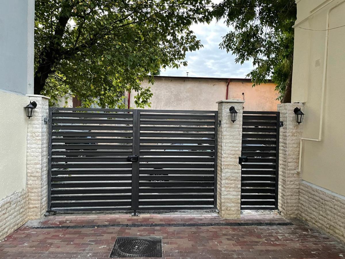 Apartament 2 Camere La Casa - Bucuresti エクステリア 写真