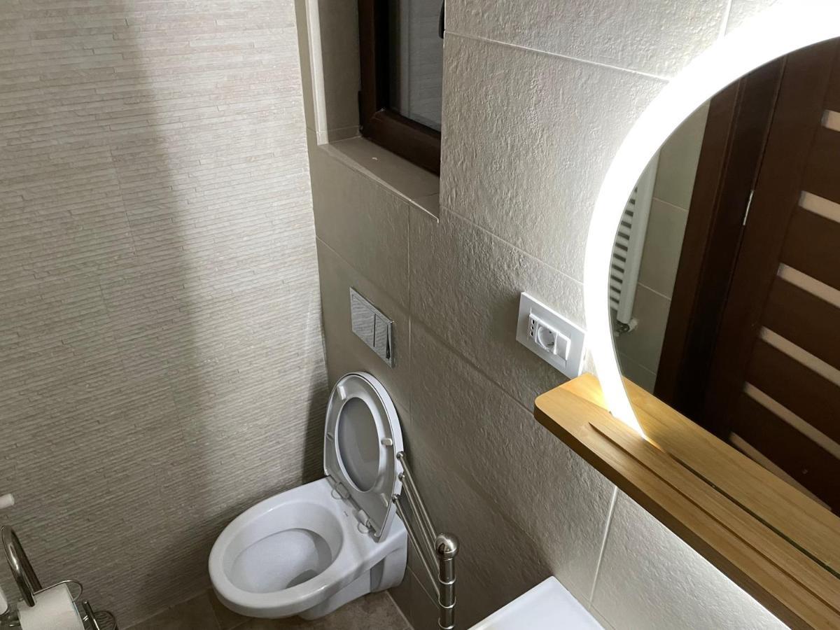 Apartament 2 Camere La Casa - Bucuresti エクステリア 写真